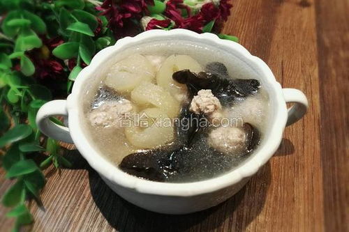 海参肉圆子汤的做法大全，子汤：营养与美味的完美结合